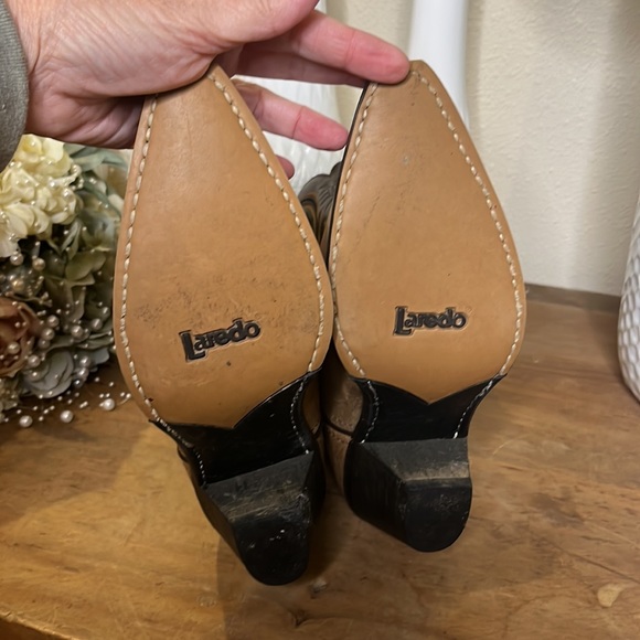 Laredo Women’s 6.5 cowgirl boots. - Picture 4 of 7